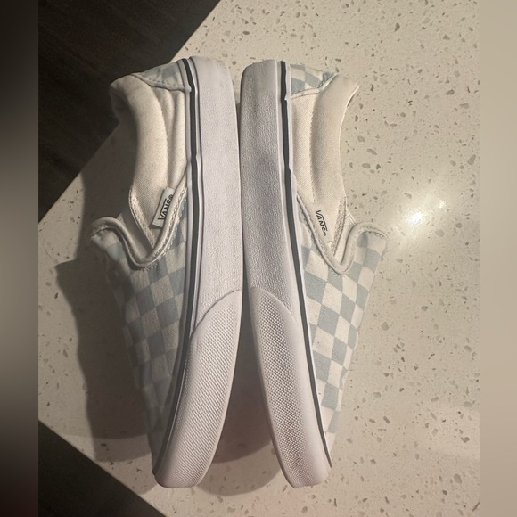 Vans - Picture 4 of 6